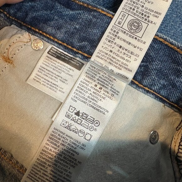 Levi's Cinch Denim Shorts - Picture 5 of 5